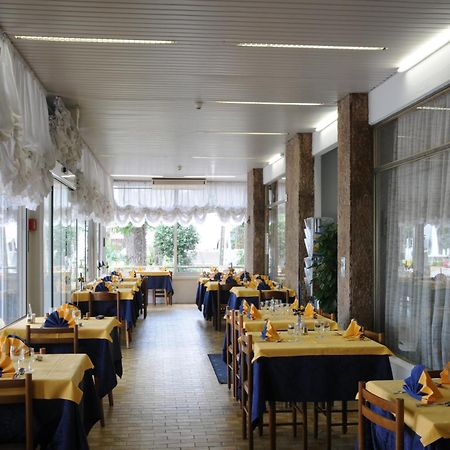 Hotel Mimosa 利尼亚诺萨比亚多罗 外观 照片