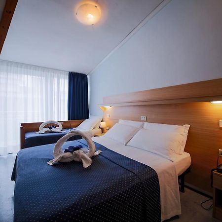 Hotel Mimosa 利尼亚诺萨比亚多罗 外观 照片