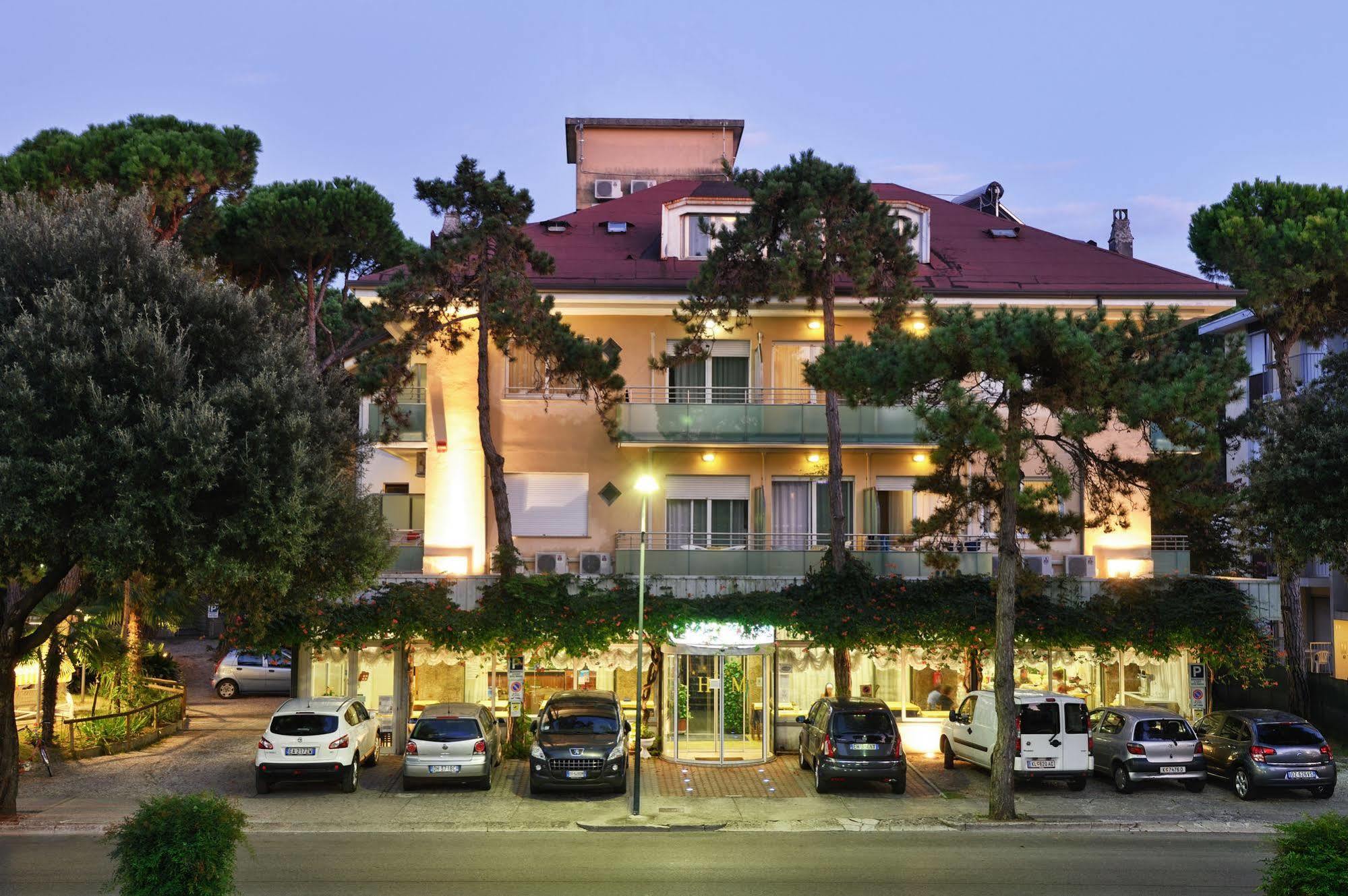 Hotel Mimosa 利尼亚诺萨比亚多罗 外观 照片