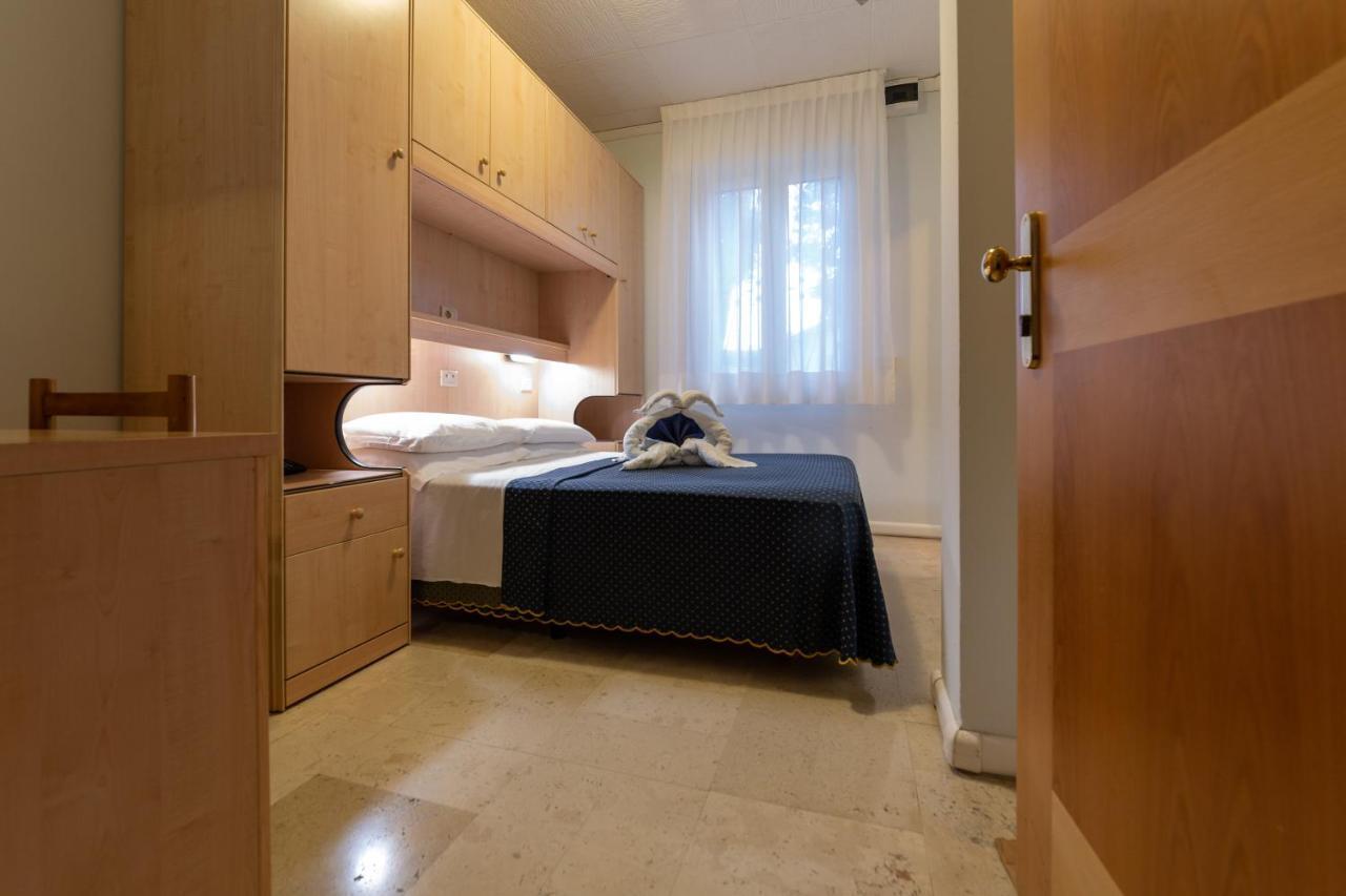 Hotel Mimosa 利尼亚诺萨比亚多罗 外观 照片